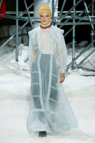 Look 28